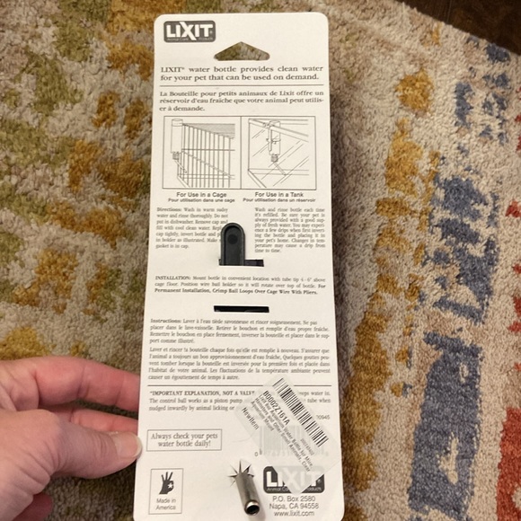 Pet water bottle by lixit - Picture 2 of 5